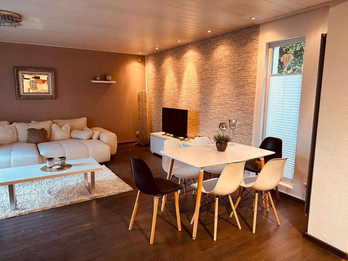 4 Zimmer 11 Personen Wohnung Garten Terrasse Grill 2 Badezimmer Wuppertal Dış mekan fotoğraf