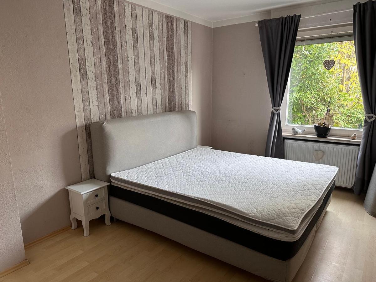 4 Zimmer 11 Personen Wohnung Garten Terrasse Grill 2 Badezimmer Wuppertal Dış mekan fotoğraf
